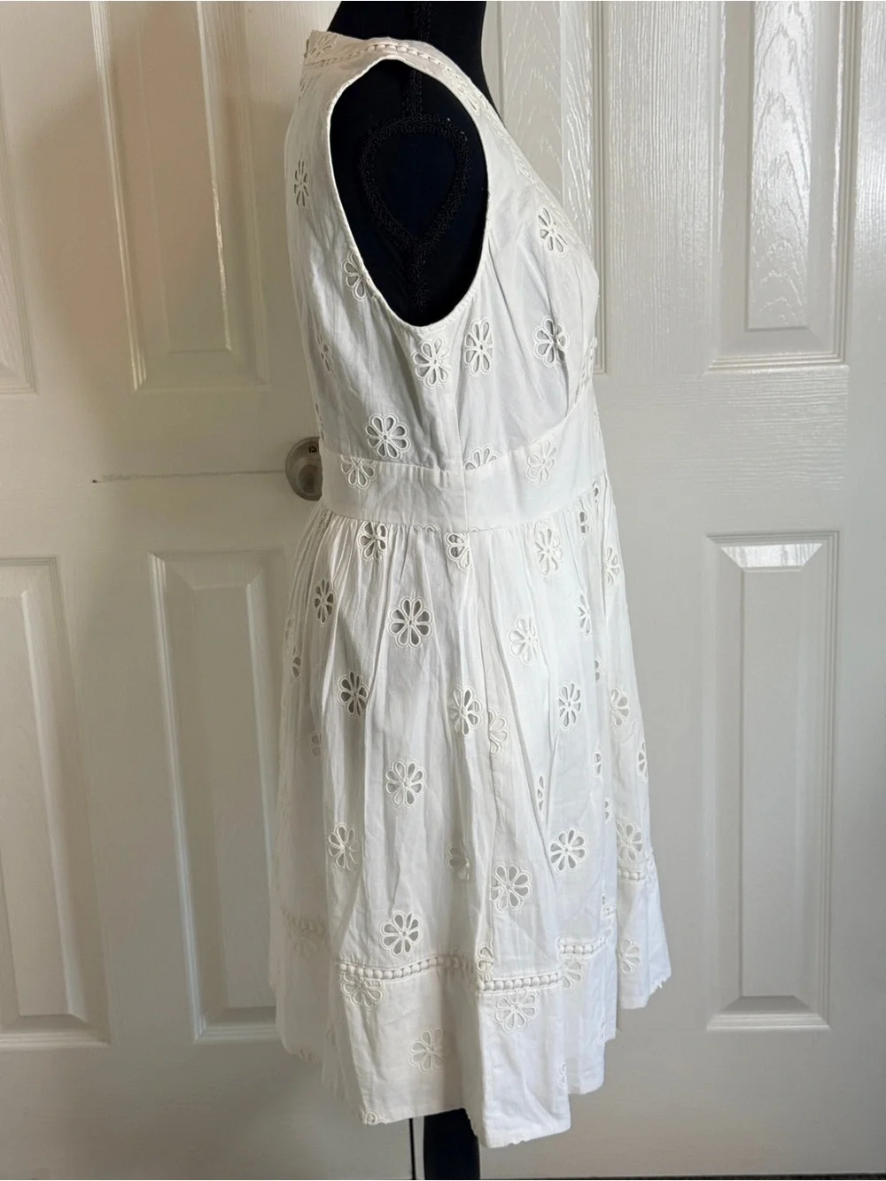 Kate Spade White Clover Eyelet Dress 8 NJMUB077 V-Neck A-Line Mini EUC